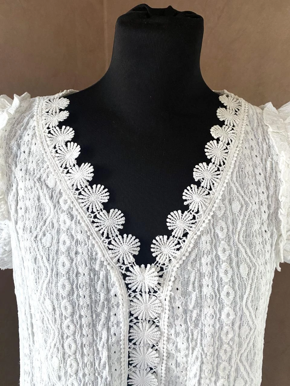 Bohemien witte blouse met florale kant – Ruches mouwen – photo 2